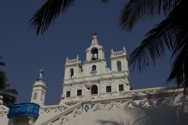 igreja branca em goa india
