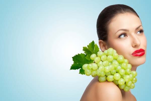 mulher alimento uvas sensual fruta fresco