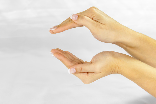 mao dedo feminino proteger incluir preservar