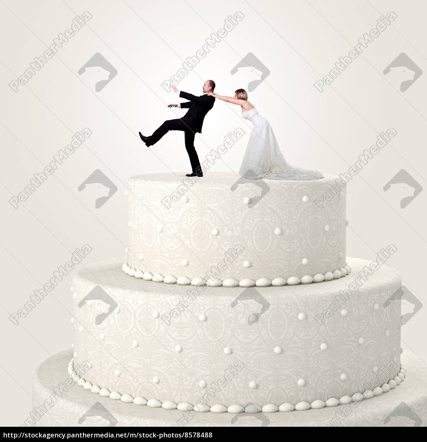 Bolo De Casamento - Jogo Sobre Foto de Stock - Imagem de adulto, machos:  104132526