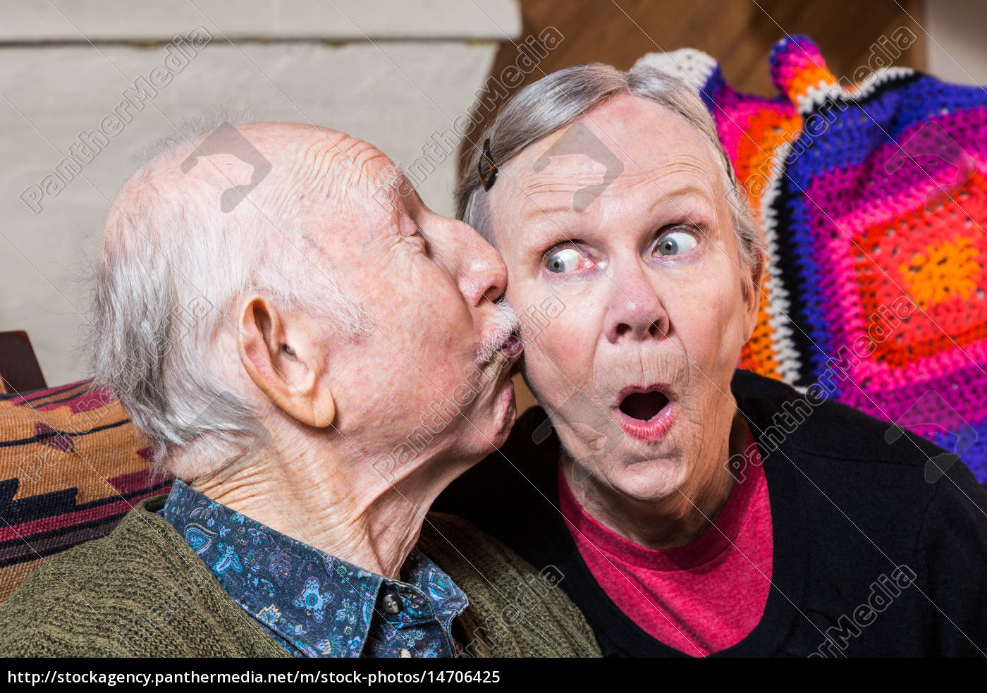 Fotos de Beijar a bochecha, Imagens de Beijar a bochecha sem