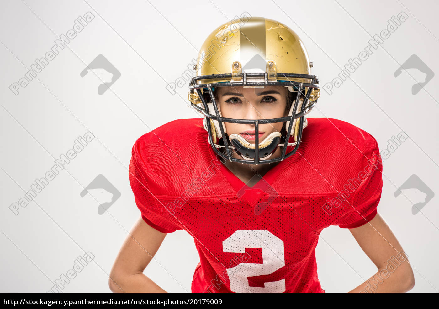 Feminino jogador de futebol americano em uniforme — Fotografias de Stock ©  DmitryPoch #132271496