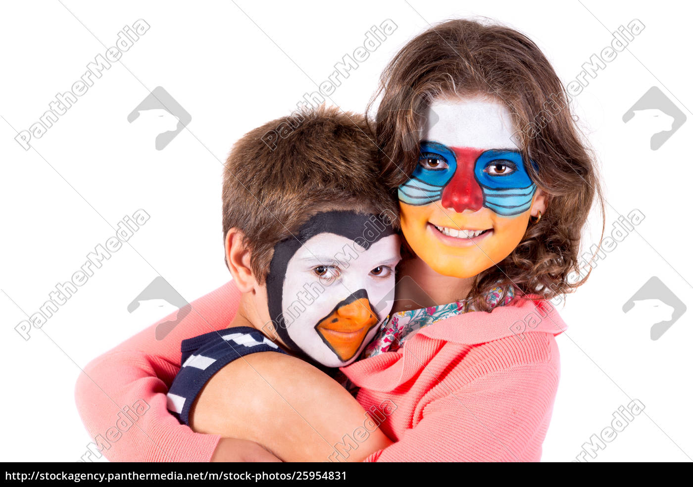 as crianças adoram jogos de pintura facial 1253341 Foto de stock