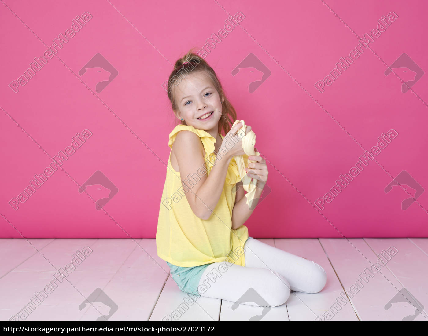 Foto De Stock Retrato De Crianças Da Menina Bonita. 10 Anos