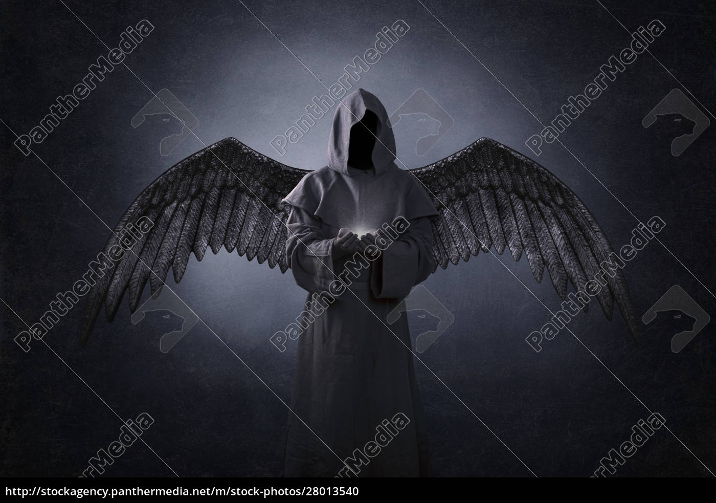 Anjo da morte com espada nas mãos no escuro ai